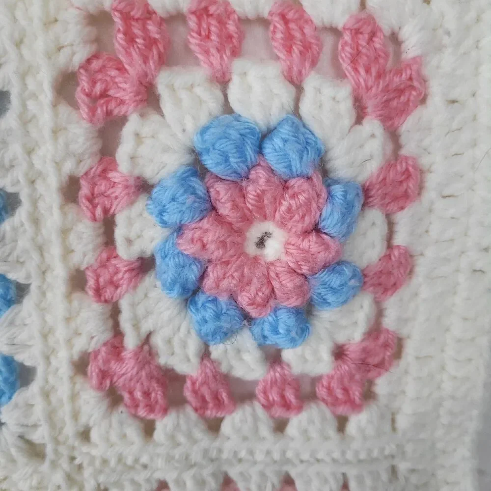Vintage Handmade Crochet 3D Roses Afghan Grannycore Grannycore Cottage Throw